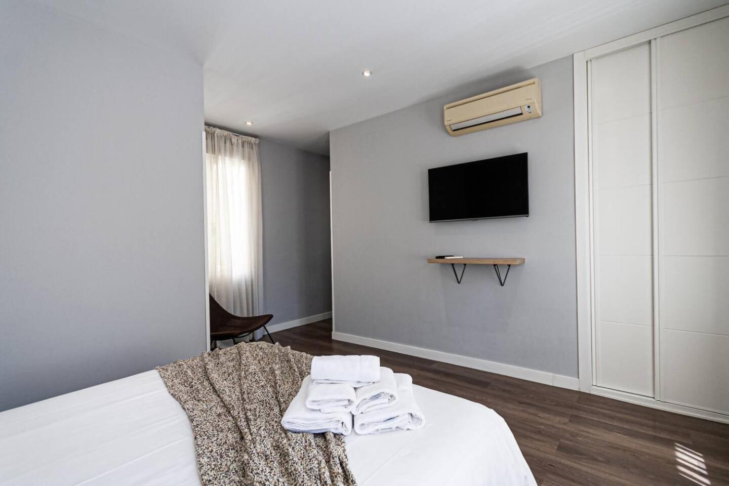 Atico En La Gran Via Con Terraza Apartment Madrid Exterior photo