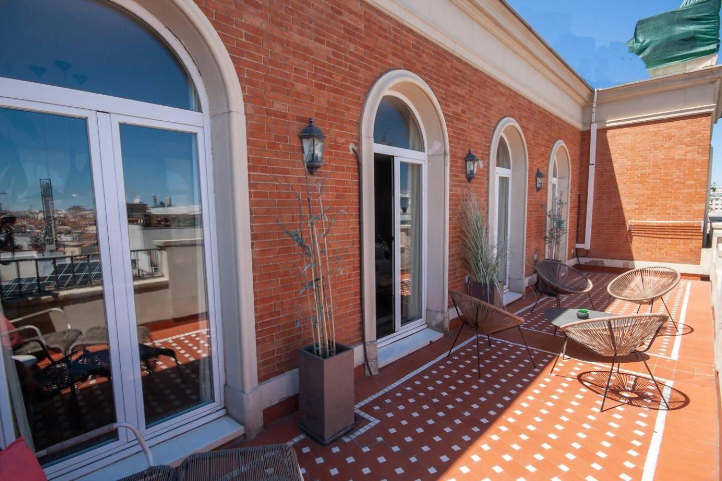 Atico En La Gran Via Con Terraza Apartment Madrid Exterior photo